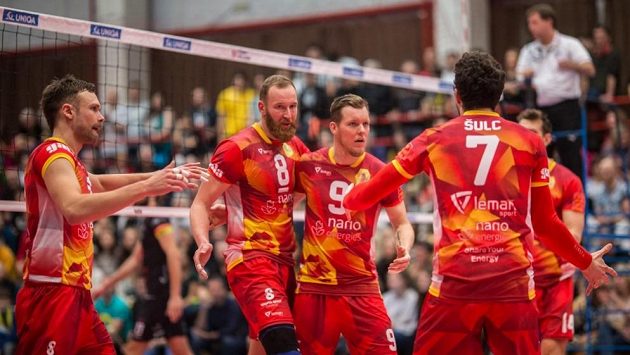Za pomoci analýz se chtějí volejbalisté Lvů Praha zapojit do bojů o medaile. Za pomoci analýz se chtějí volejbalisté Lvů Praha zapojit do bojů o medaile.