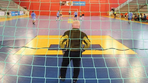 Gólman Ospapu Vanžura vytáhl ze své mošničky hned několik spektakulárních zákroků, především v zápase s odvěkým rivalem Pražskou teplárenskou. Nemusela ho tak ani mrzet neproměněná penalta ze stejného zápasu. Gólman Ospapu Vanžura vytáhl ze své mošničky hned několik spektakulárních zákroků, především v zápase s odvěkým rivalem Pražskou teplárenskou. Nemusela ho tak ani mrzet neproměněná penalta ze stejného zápasu.
