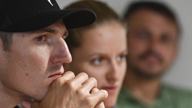 Čeští bikeři Jaroslav Kulhavý (vlevo) a Karla Štěpánová. Čeští bikeři Jaroslav Kulhavý (vlevo) a Karla Štěpánová.
