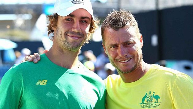 Lleyton Hewitt (vpravo) čtyřhru v Brisbane odehraje po boku Jordana Thompsona (vlevo). Lleyton Hewitt (vpravo) čtyřhru v Brisbane odehraje po boku Jordana Thompsona (vlevo).