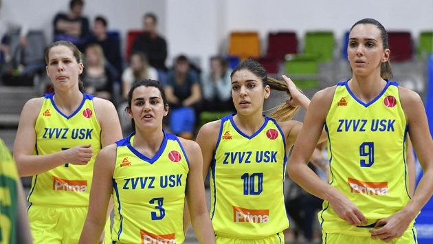 Hráčky ZVVZ USK Praha. Zleva Alena Hanušová, Leticia Romerová, Marta Xargayová a Marija Režanová. Hráčky ZVVZ USK Praha. Zleva Alena Hanušová, Leticia Romerová, Marta Xargayová a Marija Režanová.