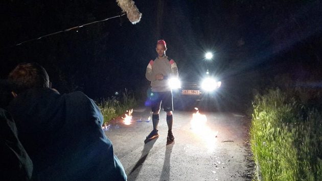 Fast Foot - Kdo se bojí běhat v noci, nesmí do lesa. Bez zápalek, benzínu a televizních kamer. Fast Foot - Kdo se bojí běhat v noci, nesmí do lesa. Bez zápalek, benzínu a televizních kamer.