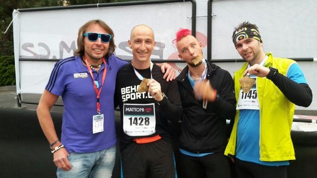 Jan Tuna si dá půlmaratón až v Olomouci, zbytek musel na trať, ale dali to všichni. Jan Tuna si dá půlmaratón až v Olomouci, zbytek musel na trať, ale dali to všichni.