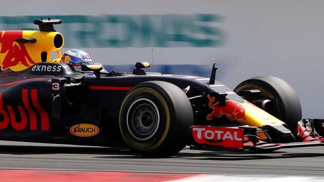 Jezdec Red Bullu Australan Daniel Ricciardo. Jezdec Red Bullu Australan Daniel Ricciardo.
