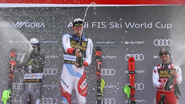 Švýcarský lyžař Ramon Zenhäusern si v Kranjské Goře připsal první výhru v klasickém slalomu Světového poháru. Švýcarský lyžař Ramon Zenhäusern si v Kranjské Goře připsal první výhru v klasickém slalomu Světového poháru.