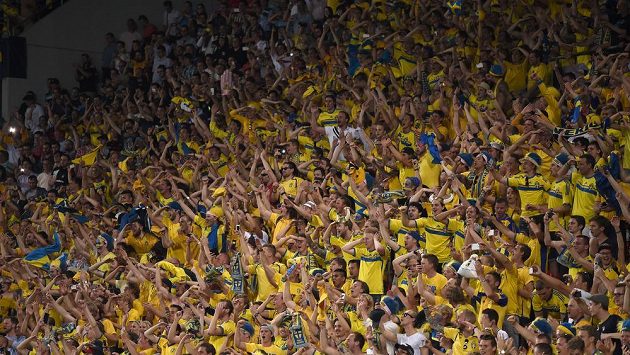 Fanoušci Švédska slaví finálové vítězství nad Portugalskem. Fanoušci Švédska slaví finálové vítězství nad Portugalskem.