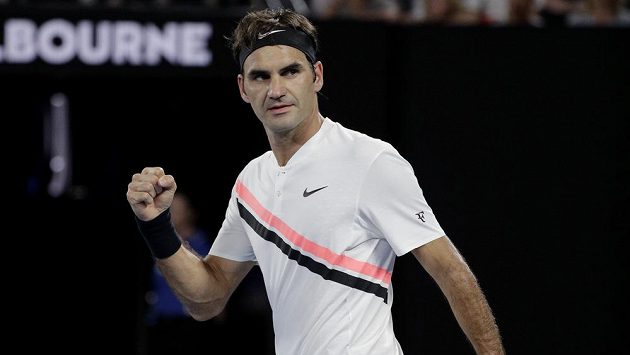Roger Federer během utkání s Aljažem Bedenem. Roger Federer během utkání s Aljažem Bedenem.
