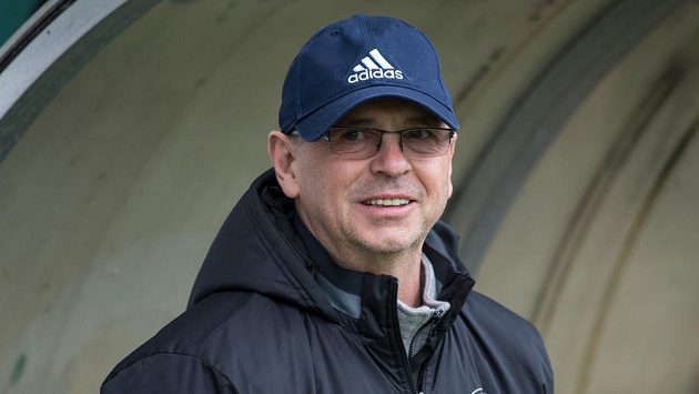 Trenér Zlína Bohumil Páník. Trenér Zlína Bohumil Páník.