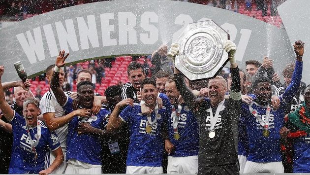 Radost fotbalistů Leicesteru po triumfu v anglickém Superpoháru. Radost fotbalistů Leicesteru po triumfu v anglickém Superpoháru.