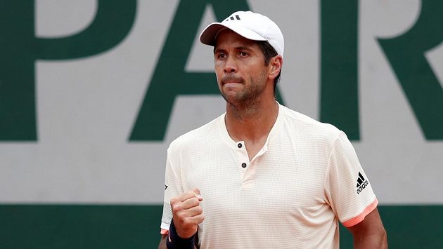 Španěl Fernando Verdasco senzačně vyřadil v Paříži nasazenou čtyřku Grigora Dimitrova. Španěl Fernando Verdasco senzačně vyřadil v Paříži nasazenou čtyřku Grigora Dimitrova.