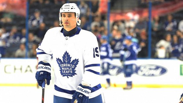 Český hokejista Tomáš Plekanec při svém debutu v dresu Toronta Maple Leafs. Český hokejista Tomáš Plekanec při svém debutu v dresu Toronta Maple Leafs.
