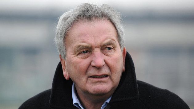 Trenér Josef Pešice je s rolí pozorovatele u reprezentační jedenadvacítky spokojený Trenér Josef Pešice je s rolí pozorovatele u reprezentační jedenadvacítky spokojený