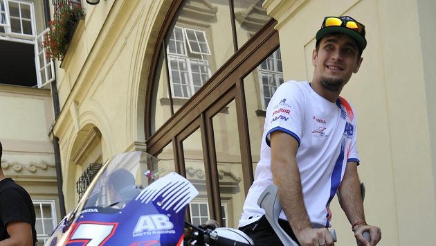 Karel Abraham, který po operaci ještě není vyléčen, přesto v Brně pojede. Karel Abraham, který po operaci ještě není vyléčen, přesto v Brně pojede.