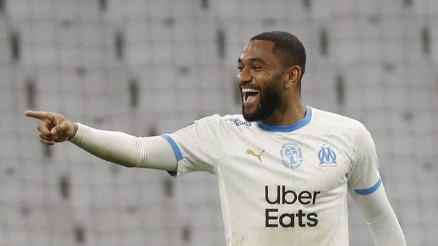 Jordan Amavi z Marseille slaví gól poté, co si fotballista Bordeaux Pablo dal vlastní gól. Jordan Amavi z Marseille slaví gól poté, co si fotballista Bordeaux Pablo dal vlastní gól.