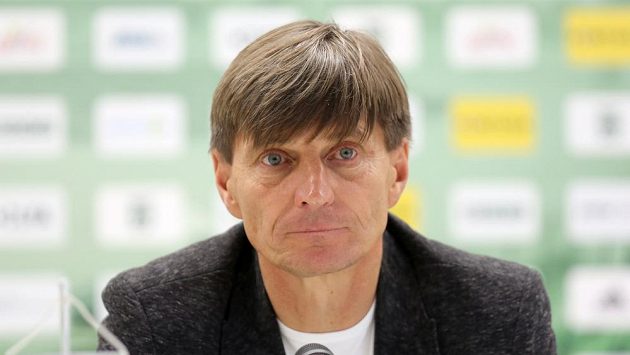 Sportovní manažer Alois Grussmann povede v roli trenéra fotbalisty Opavy až do konce podzimní části první ligy. Nahradil odvolaného Ivana Kopeckého. Sportovní manažer Alois Grussmann povede v roli trenéra fotbalisty Opavy až do konce podzimní části první ligy. Nahradil odvolaného Ivana Kopeckého.