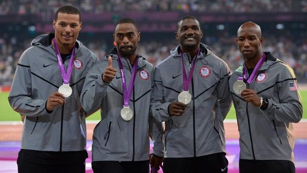 Američtí sprinteři budou muset vrátit stříbrné medaile z olympijských her v Londýně. Druhý zleva Tyson Gay. Američtí sprinteři budou muset vrátit stříbrné medaile z olympijských her v Londýně. Druhý zleva Tyson Gay.