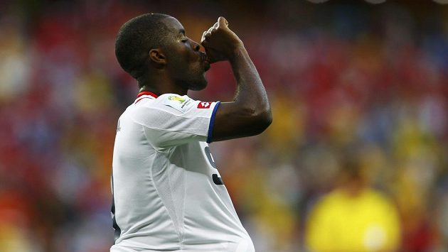 Kostaričan Joel Campbell oslavuje svou trefu do sítě Uruguaye na MS. Kostaričan Joel Campbell oslavuje svou trefu do sítě Uruguaye na MS.