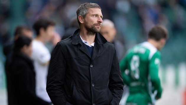 Trenér Bohemians Martin Hašek během utkání nadstavby Fortuna ligy ve skupině o záchranu. Trenér Bohemians Martin Hašek během utkání nadstavby Fortuna ligy ve skupině o záchranu.