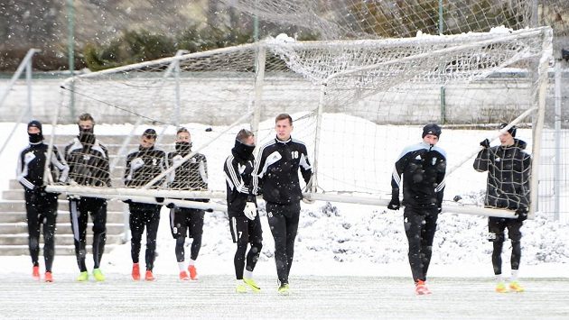 Fotbalisté Karviné zahájili přípravu na jarní část sezóny. Fotbalisté Karviné zahájili přípravu na jarní část sezóny.
