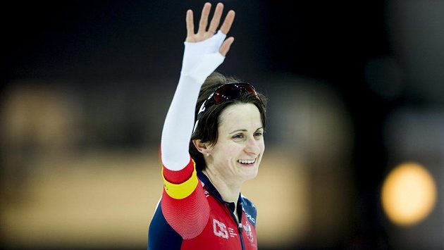Česká rychlobruslařka Martina Sáblíková zdraví fanoušky. Česká rychlobruslařka Martina Sáblíková zdraví fanoušky.