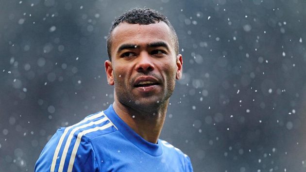 Fotbalista Ashley Cole ještě v dresu Chelsea. Fotbalista Ashley Cole ještě v dresu Chelsea.
