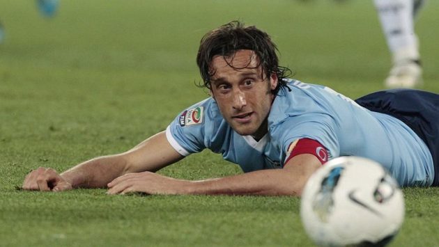 Mezi zadrženými byl i záložník Lazia Řím Stefano Mauri. Mezi zadrženými byl i záložník Lazia Řím Stefano Mauri.