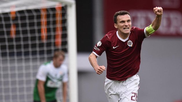 Útočník Sparty Praha David Lafata oslavuje gól proti Jablonci. Útočník Sparty Praha David Lafata oslavuje gól proti Jablonci.