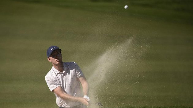 Golfista Russell Henley během třetího kola turnaje CJ Cup v rámci série PGA Tour. Golfista Russell Henley během třetího kola turnaje CJ Cup v rámci série PGA Tour.