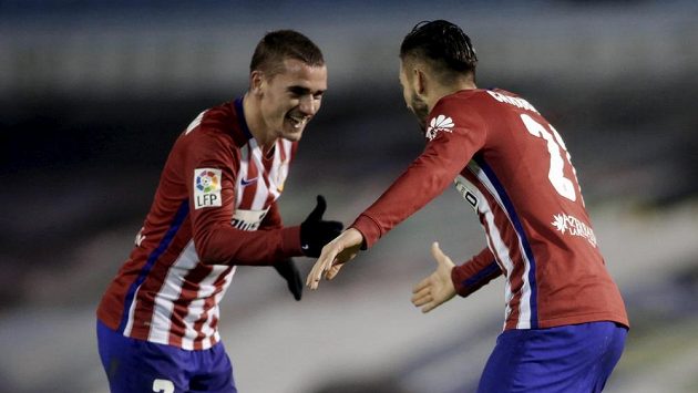 Carrasco (vpravo) oslavuje gól proti Celtě Vigo se spoluhráčem z Atlétika Antoinem Griezmannem. Carrasco (vpravo) oslavuje gól proti Celtě Vigo se spoluhráčem z Atlétika Antoinem Griezmannem.