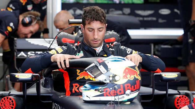 Daniel Ricciardo Red Bull opustí, nahradí ho Pierre Gasly. Daniel Ricciardo Red Bull opustí, nahradí ho Pierre Gasly.