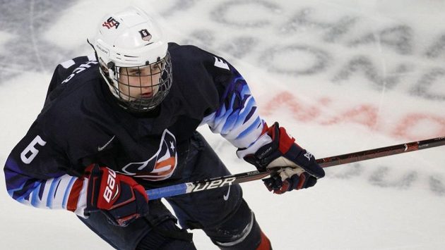 Sedmnáctiletý mladík v dresu USA Jack Hughes podruhé ovládl kanadské bodování MS do 18 let. Sedmnáctiletý mladík v dresu USA Jack Hughes podruhé ovládl kanadské bodování MS do 18 let.