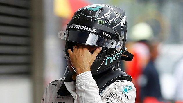 Reakce německého pilota F1 Nica Rosberga po skončení Velké ceny Rakouska. Reakce německého pilota F1 Nica Rosberga po skončení Velké ceny Rakouska.