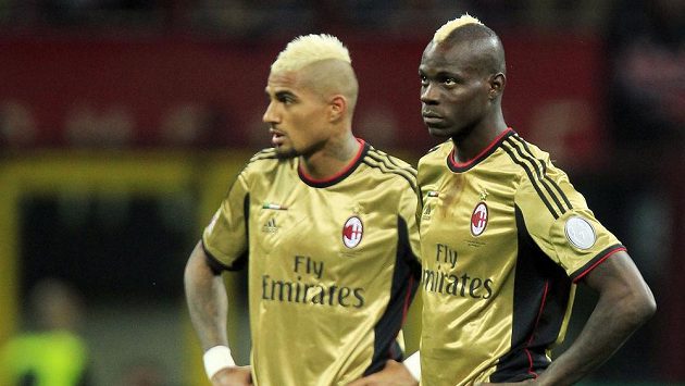 Fotbalisté AC Milán Mario Balotelli (vpravo) a Kevin-Prince Boateng. Fotbalisté AC Milán Mario Balotelli (vpravo) a Kevin-Prince Boateng.