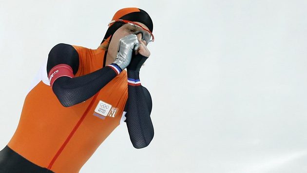 Nizozemský rychlobruslař Michel Mulder se raduje z vítězství na trati 500 metrů. Nizozemský rychlobruslař Michel Mulder se raduje z vítězství na trati 500 metrů.