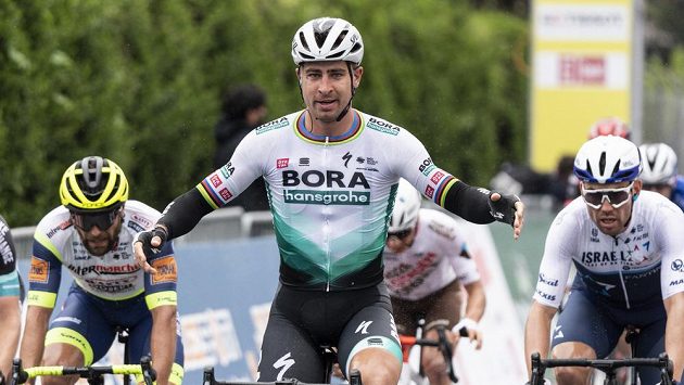 Slovák Peter Sagan v cíli první etapy Kolem Romandie. Slovák Peter Sagan v cíli první etapy Kolem Romandie.