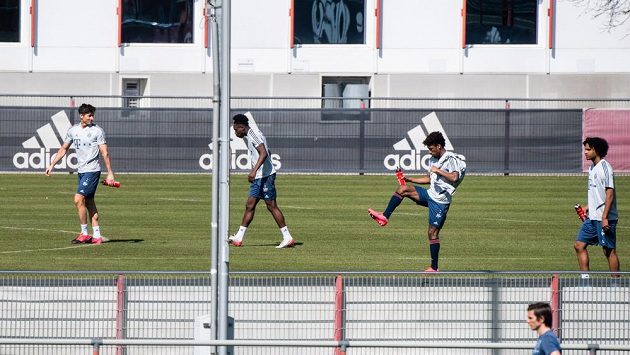 Zleva Robert Lewandowski, Alphonso Davies, Kingsley Coman a Joshua Zirkzee při skupinovém tréninku v areálu Bayernu. Teď už se zase můžou těšit na zápasy. Zleva Robert Lewandowski, Alphonso Davies, Kingsley Coman a Joshua Zirkzee při skupinovém tréninku v areálu Bayernu. Teď už se zase můžou těšit na zápasy.