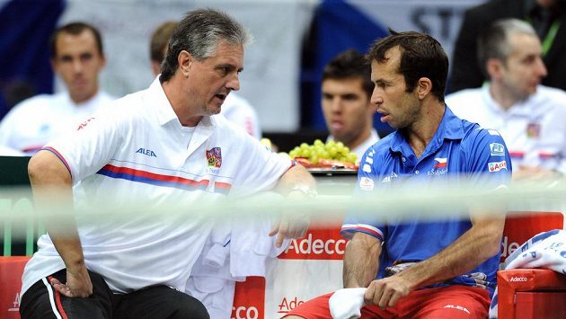 Jaroslav Navrátil (vlevo) a Radek Štěpánek na archivním snímku. Jaroslav Navrátil (vlevo) a Radek Štěpánek na archivním snímku.