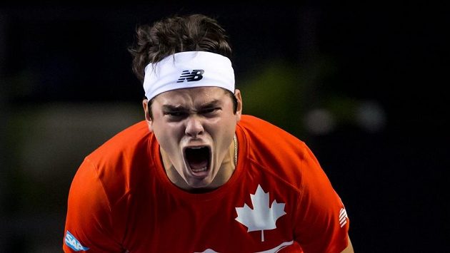 Kanadský tenista Milos Raonic se raduje z postupu do semifinále DC. Kanadský tenista Milos Raonic se raduje z postupu do semifinále DC.