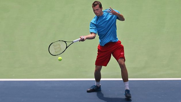 Český tenista Adam Pavlásek během čtyřhry, ve které společně s Radkem Štěpánkem vybojovali vítězství proti indické dvojici Leander Paes, Rohan Bopanna. Český tenista Adam Pavlásek během čtyřhry, ve které společně s Radkem Štěpánkem vybojovali vítězství proti indické dvojici Leander Paes, Rohan Bopanna.