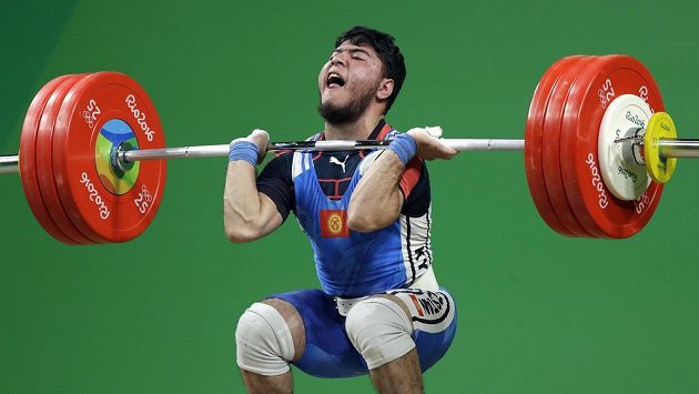 Izzat Artykov z Kyrgyzstánu bude muset svoji bronzovou medaili z kategorie do 69 kg vrátit. Izzat Artykov z Kyrgyzstánu bude muset svoji bronzovou medaili z kategorie do 69 kg vrátit.