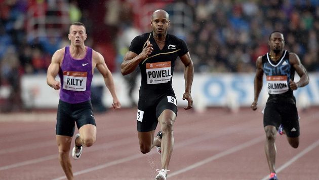 Sprinter Asafa Powell (uprostřed) na atletickém mítinku Zlatá tretra 2015. Sprinter Asafa Powell (uprostřed) na atletickém mítinku Zlatá tretra 2015.
