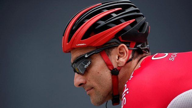Po absolvování zhruba 3500 kilometrů během třítýdenní Vuelty si místo odpočinku vybral španělský cyklista Luis Ángel Maté návrat domů na kole a absolvuje další vydatnou porci kilometrů. Po absolvování zhruba 3500 kilometrů během třítýdenní Vuelty si místo odpočinku vybral španělský cyklista Luis Ángel Maté návrat domů na kole a absolvuje další vydatnou porci kilometrů.