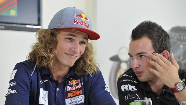 Silniční motocyklisté (zleva) Karel Hanika a Jakub Kornfeil před Velkou cenou České republiky. Silniční motocyklisté (zleva) Karel Hanika a Jakub Kornfeil před Velkou cenou České republiky.