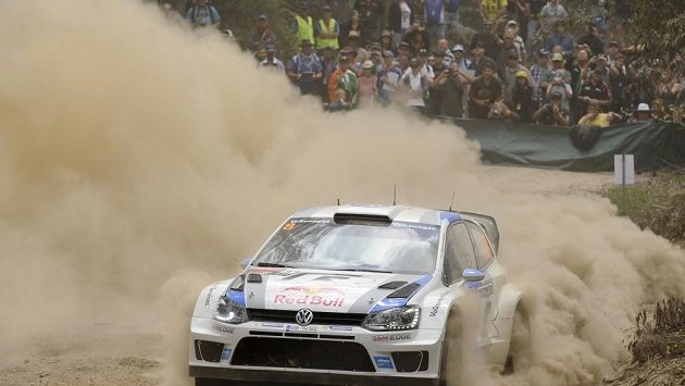 Francouzský pilot Sébastien Ogier s Volkswagenem. Francouzský pilot Sébastien Ogier s Volkswagenem.