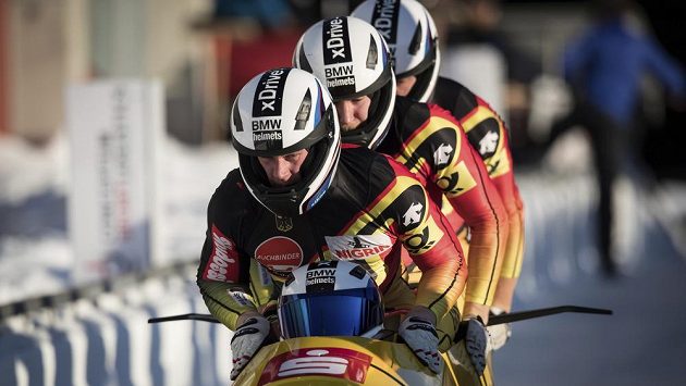 Německá posádka čtyřbobu v čele s pilotem Francesco Friedrichem na trati mistrovství světa ve Whistleru. Německá posádka čtyřbobu v čele s pilotem Francesco Friedrichem na trati mistrovství světa ve Whistleru.