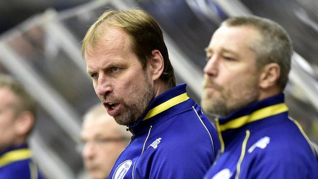Odvolaní zlínští trenéři Rostislav Vlach (vlevo) a jeho asistent Juraj Jurík. Odvolaní zlínští trenéři Rostislav Vlach (vlevo) a jeho asistent Juraj Jurík.