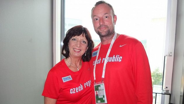 Psycholožka Zdeňka Sládečková s reprezentačním šéftrenérem Tomášem Dvořákem. Psycholožka Zdeňka Sládečková s reprezentačním šéftrenérem Tomášem Dvořákem.