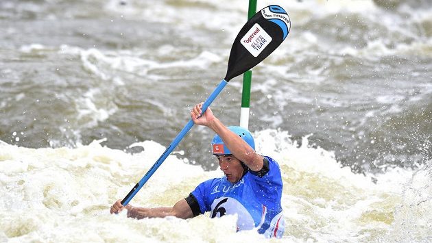 Kajakář Jiří Prskavec během finálové jízdy Světověho poháru ve vodním slalomu v kategorii K1 na trojském kanále v Praze. Kajakář Jiří Prskavec během finálové jízdy Světověho poháru ve vodním slalomu v kategorii K1 na trojském kanále v Praze.