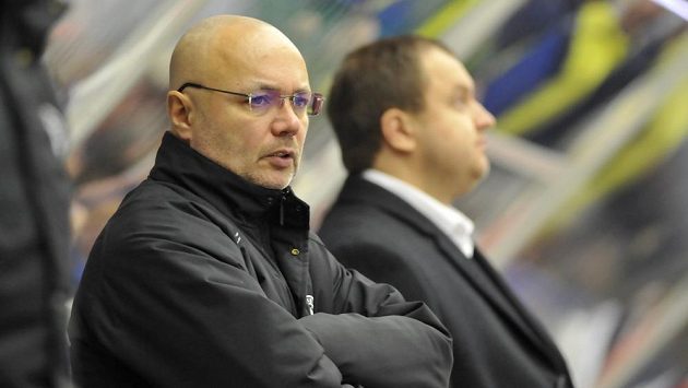 Trenér Jiří Kalous na lavičce Třince skončil. Trenér Jiří Kalous na lavičce Třince skončil.