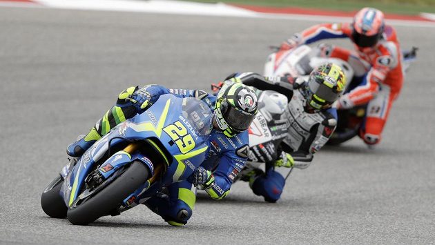 Karel Abraham (uprostřed) při tréninku na GP Ameriky. Karel Abraham (uprostřed) při tréninku na GP Ameriky.
